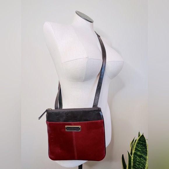 Tignanello Handbags - Tignanello Genuine Leather Cross Body Purse